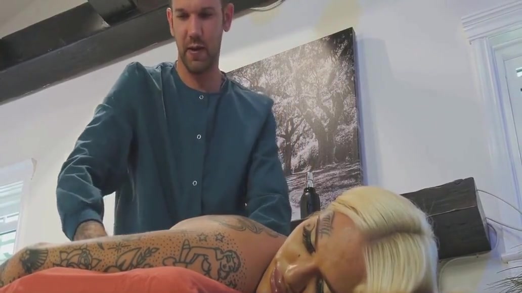 Hot Trans Bimbo Gives Masseur A Surprise With Will Havoc And Nadia Love