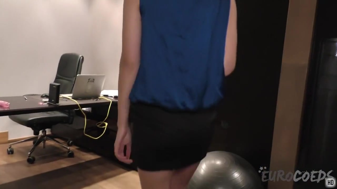 Hot Redhead Amateur teen 18+ Girl Riding And Jerking Boyfriend