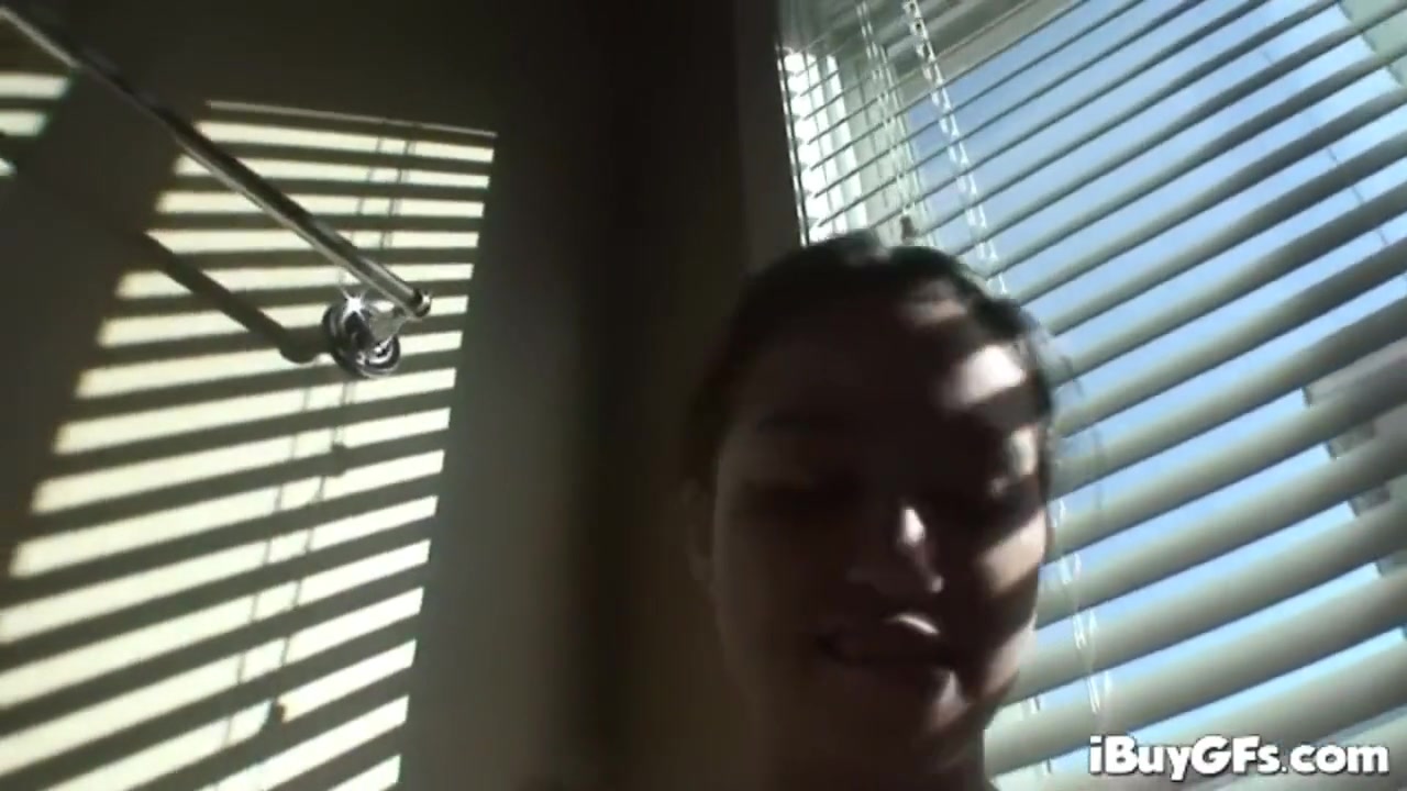 Courney James Fingering On Bathtub