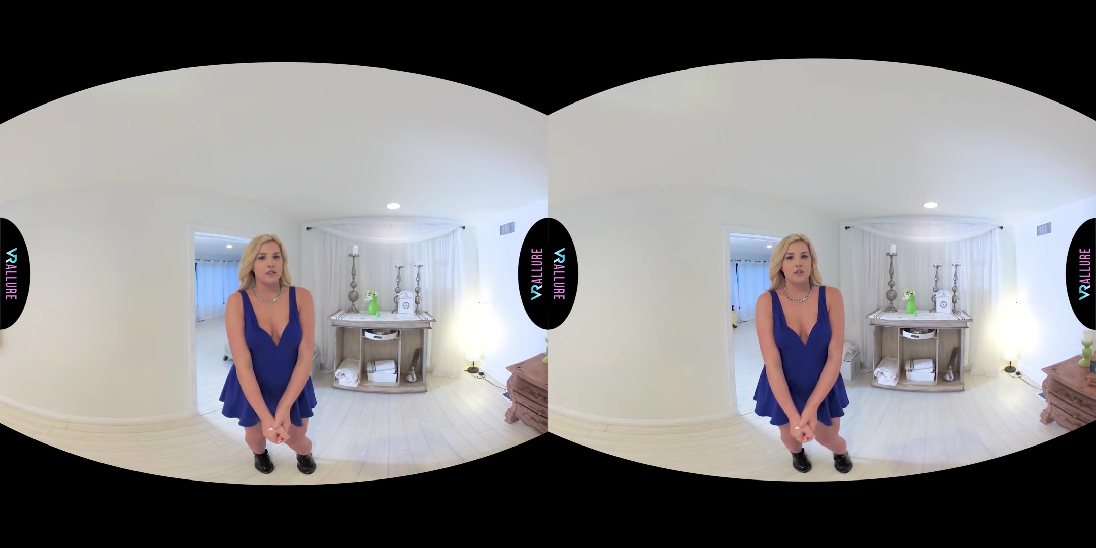 VRALLURE Masseuse Sophia Lux is ready to massage your cock