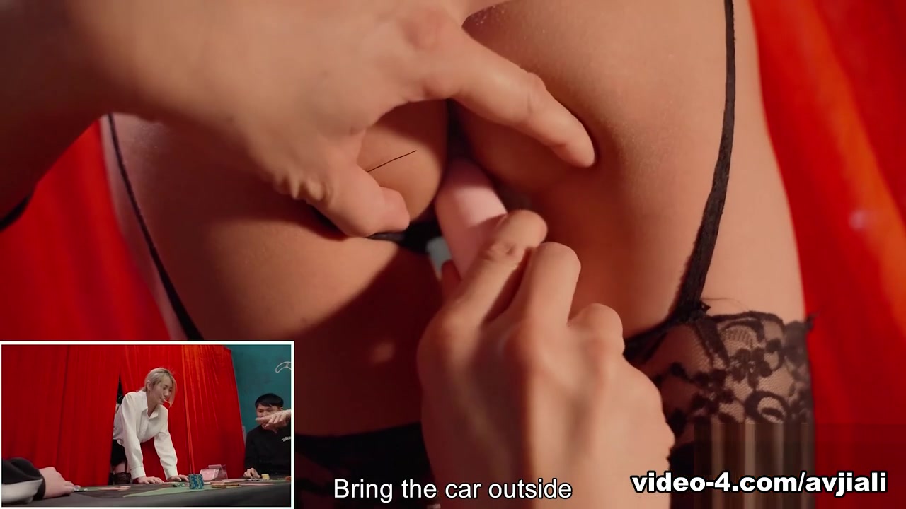 A sexy blonde Taiwan girl is the dealer who gets fucked at work