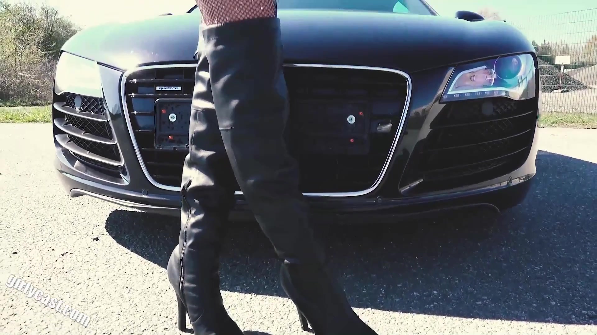 Audi R8 Test Drive And Outdoor Porn