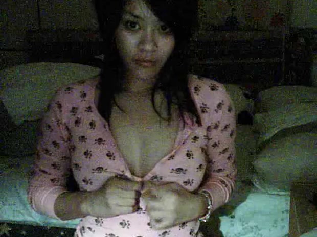 Suckable medium tits needs to be teased by me
