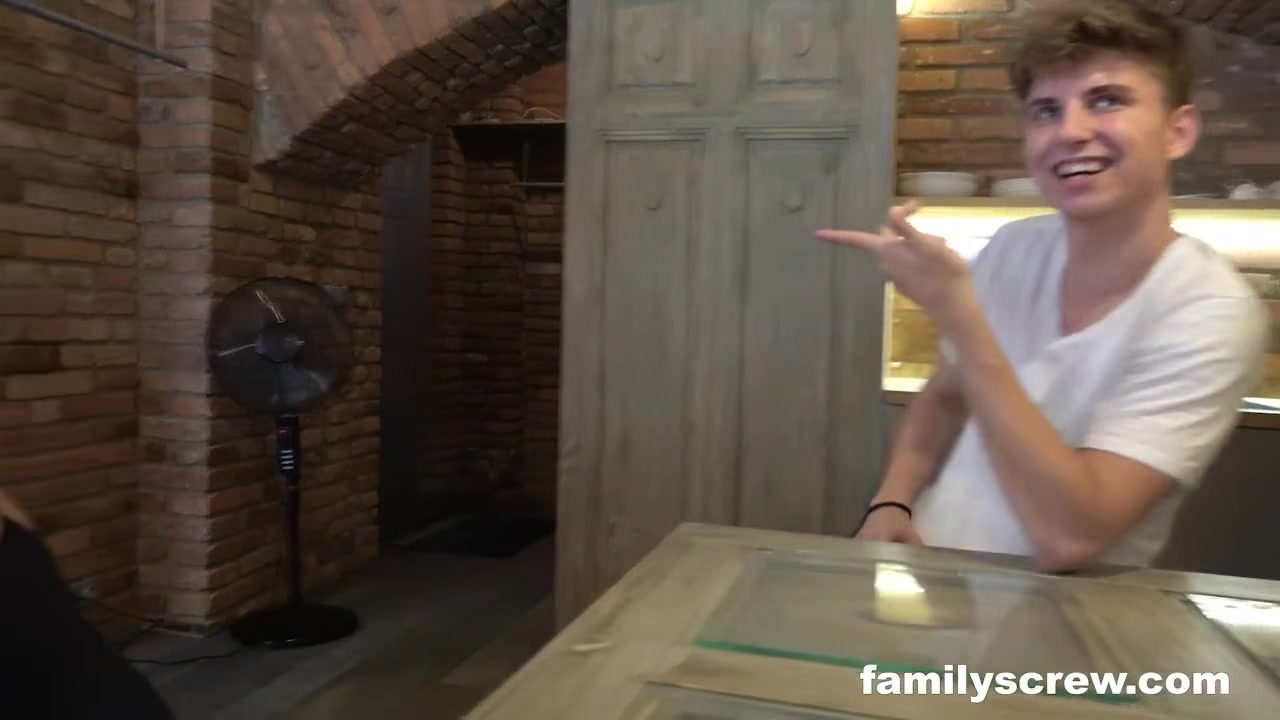 Dont Cum in my Stepmom - Familyscrew