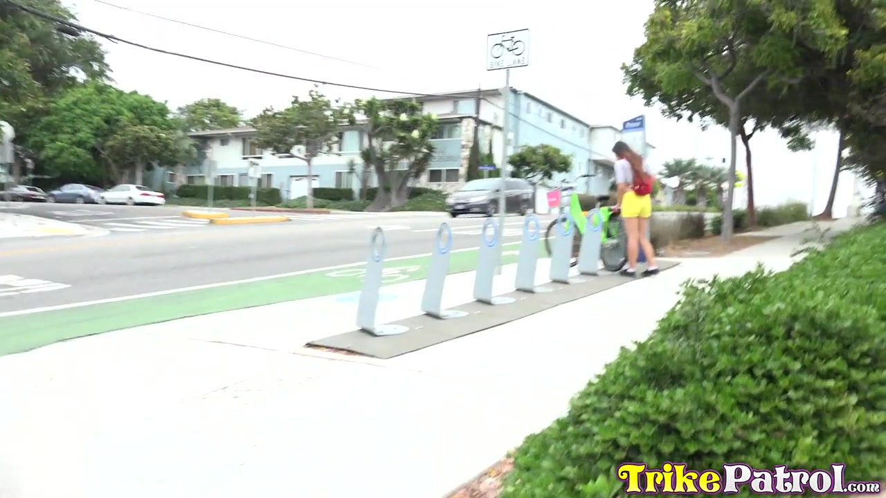 Elle Voneva - TrikePatrol