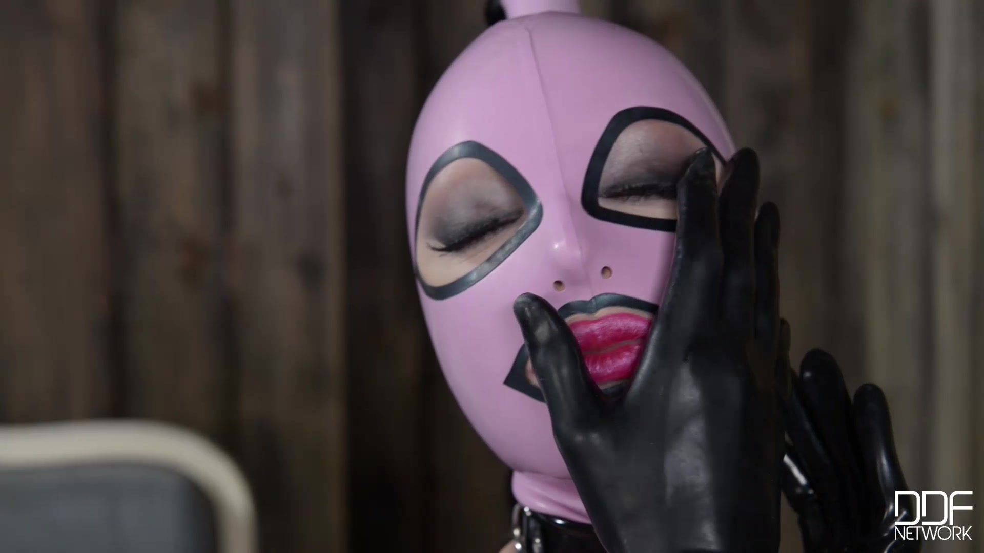 Dangerous Heels - PornWorld
