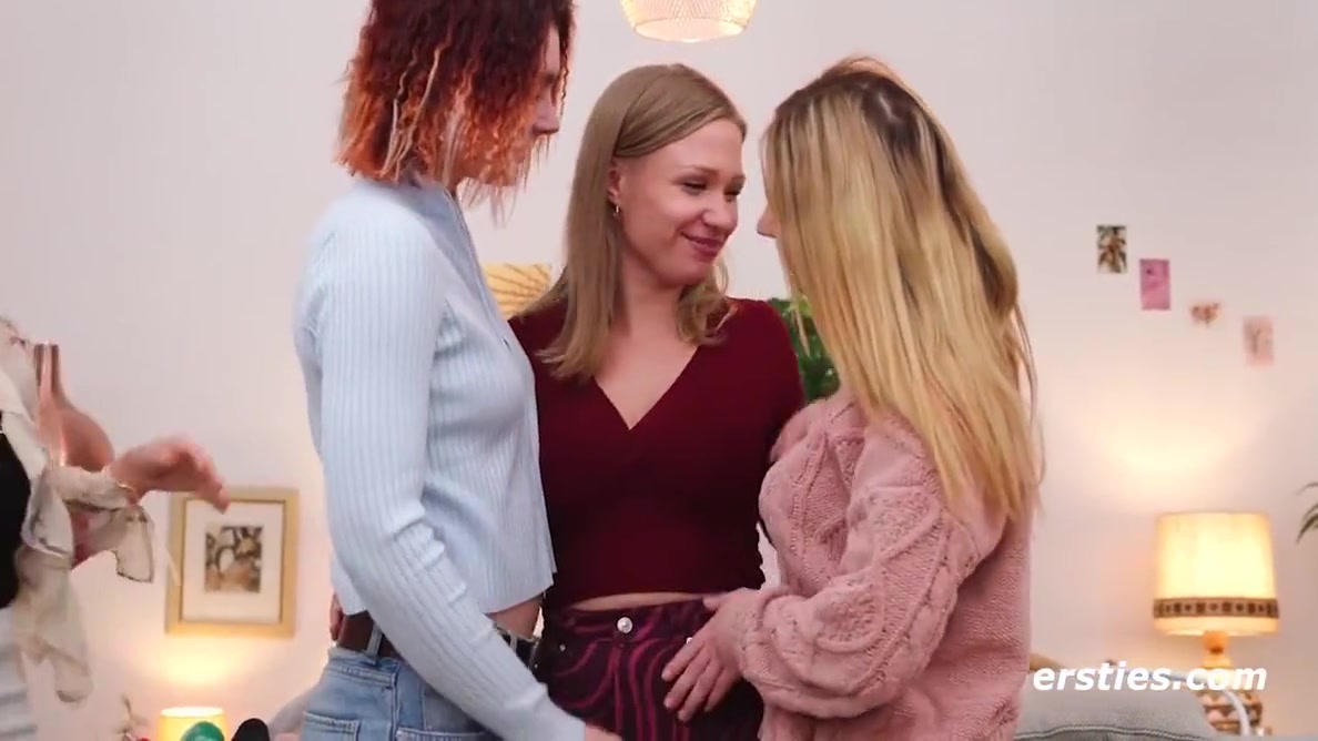 Lesbian Squirting Foursome On A Big Table
