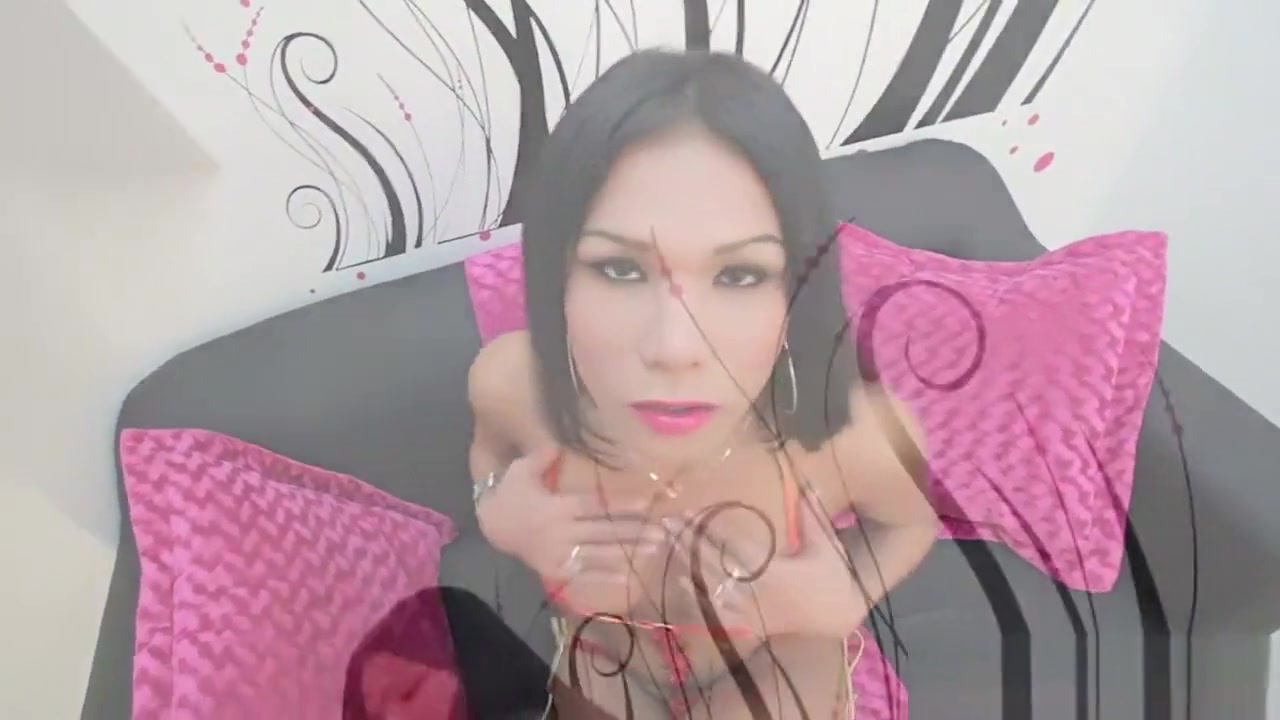 Dancing latina tranny wanking her hard dick
