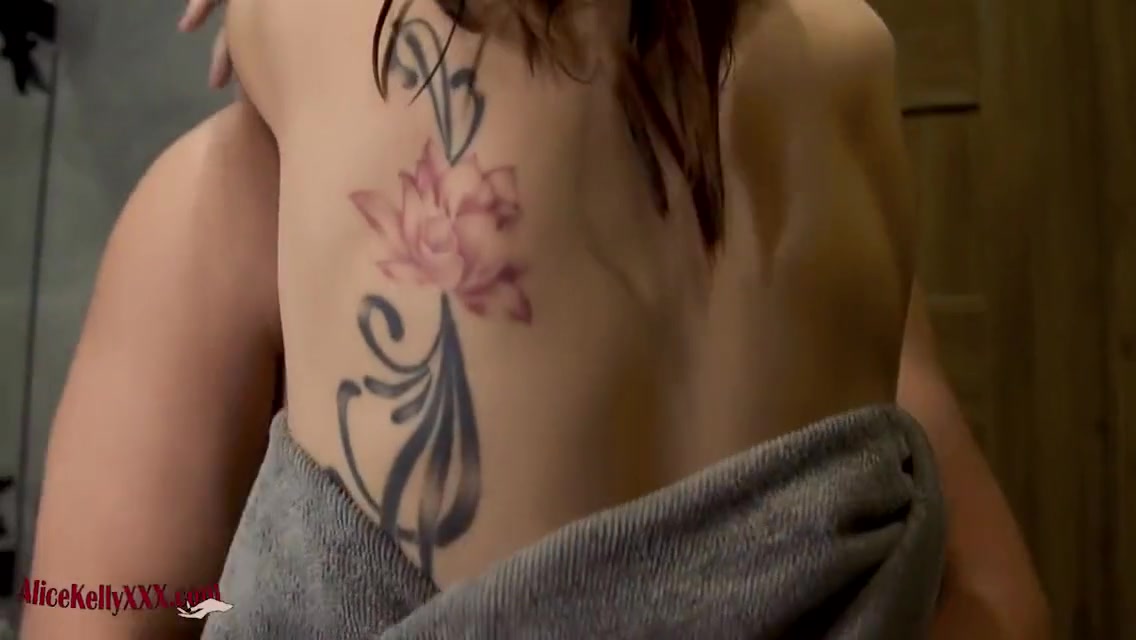 Hot Babe Pussylicking 5 Min