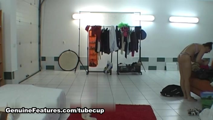 BUSTY czech chick gets cumshot on tits!