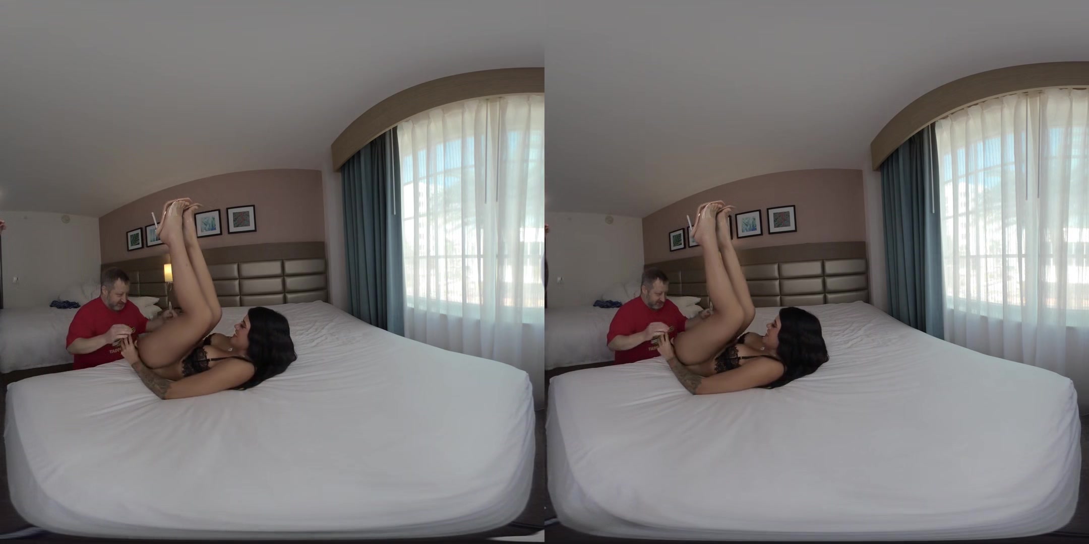 Alice Thunder Fucks An Older Guy
