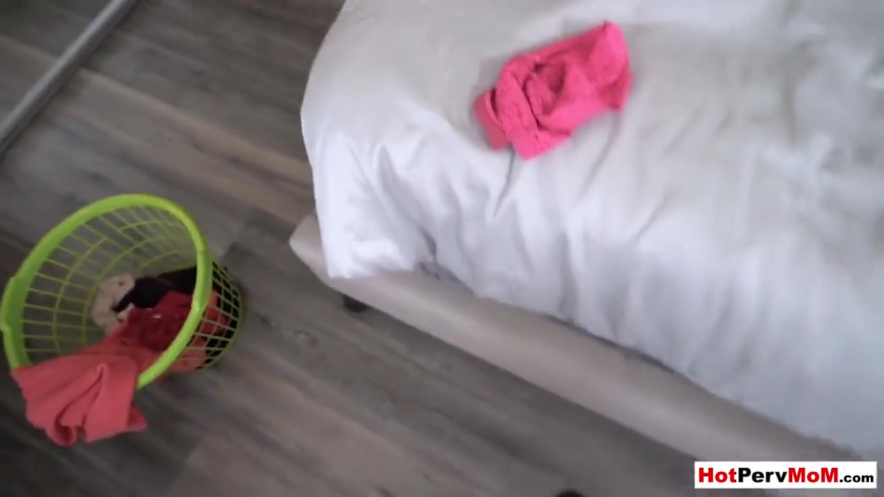 Perv Stepson Got Caught And Sucked By Milf Stepmother - Courtney Taylor