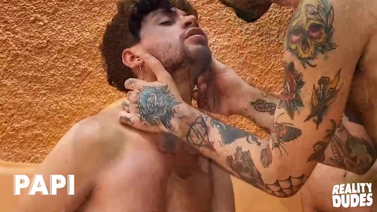 Igor Lucios And Joe Dave In Hunk Pounds Bareback Cute From Behind In A Back Alley