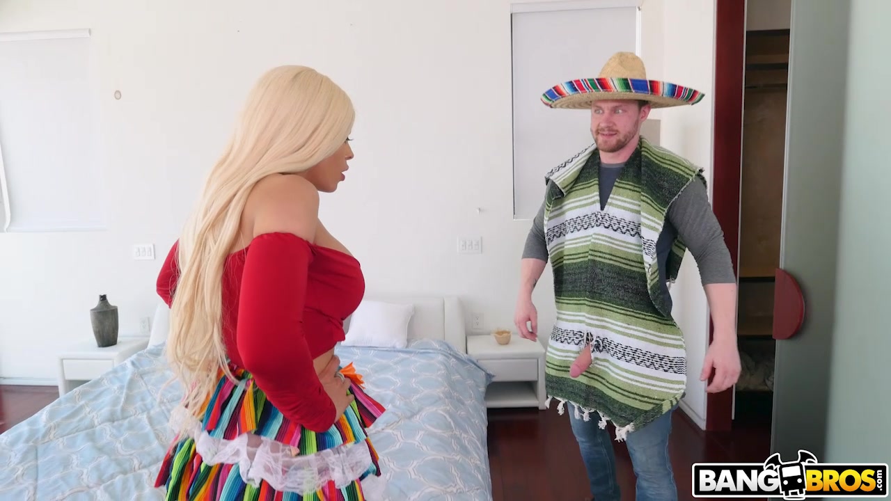 Luna Star's Cinco de Mayo Celebration - AssParade