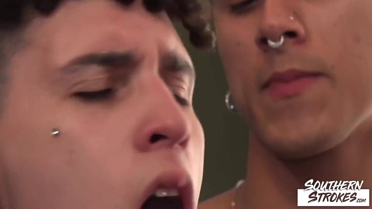teenager 18+ Gael Macias Breeds Without Condoms With Lucas Andrade