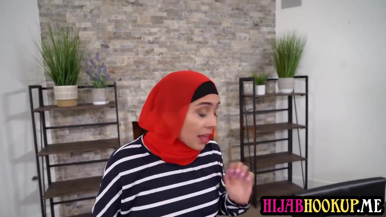 Lilly Hall - Arab Milf Stepmom With Hijab Deepthroats And Fucks Her Stepson
