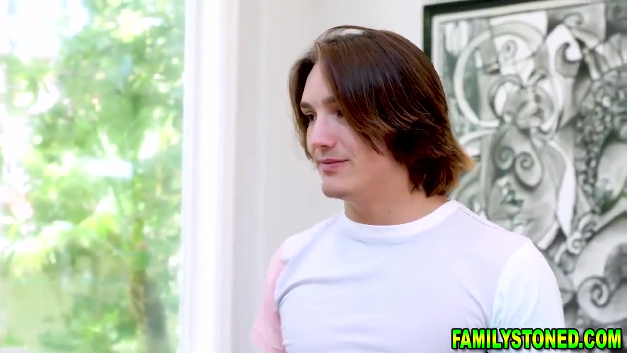 Stepmom Grounds Her Stepson - Große Titten And Pristine Edge