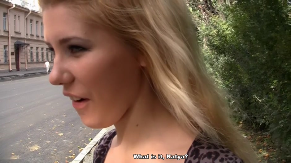 Blonde bimbo endures hardcore deep anal