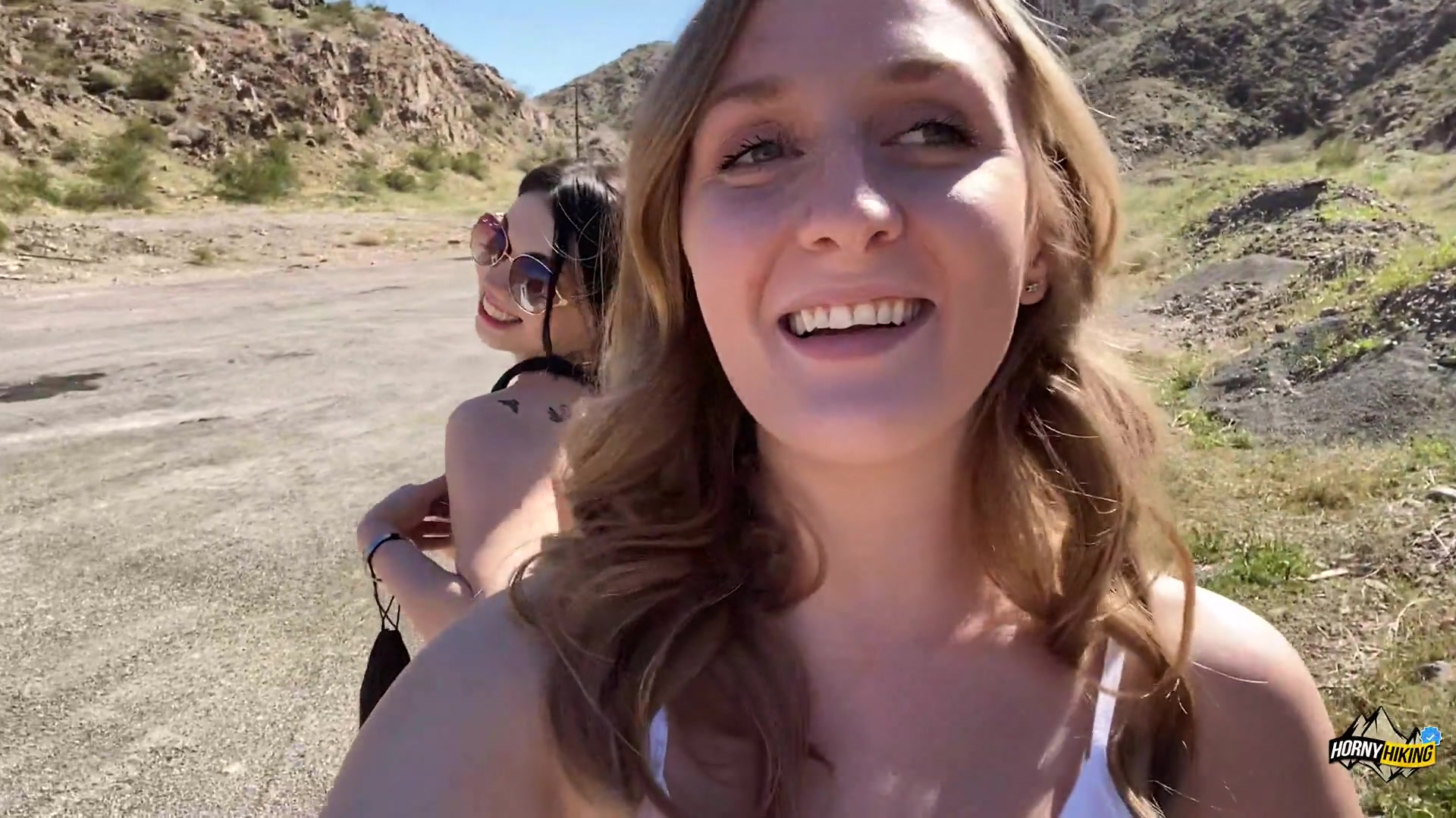 Adventure Porn Threesome With Anna Bailey - Sex Movies Featuring Molly Pills