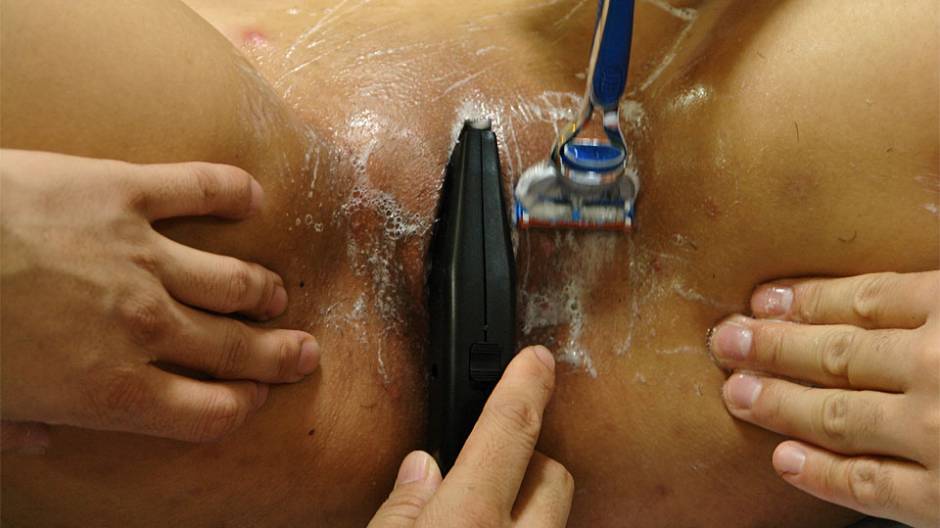 Miyo Saeki in Miyo Saeki made an interesting pussy hair removal video - AviDolz