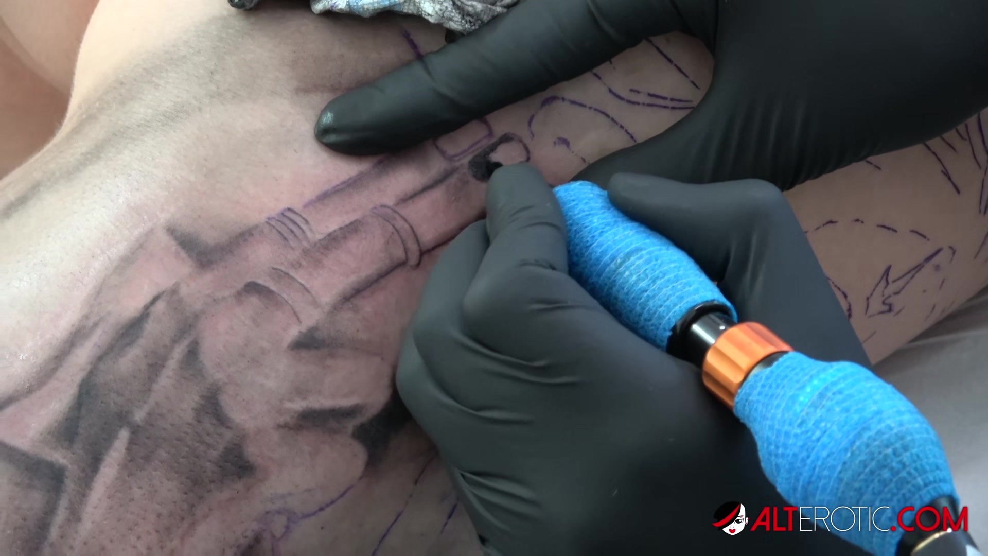 Jay Jay Ink covers up a messy tattoo