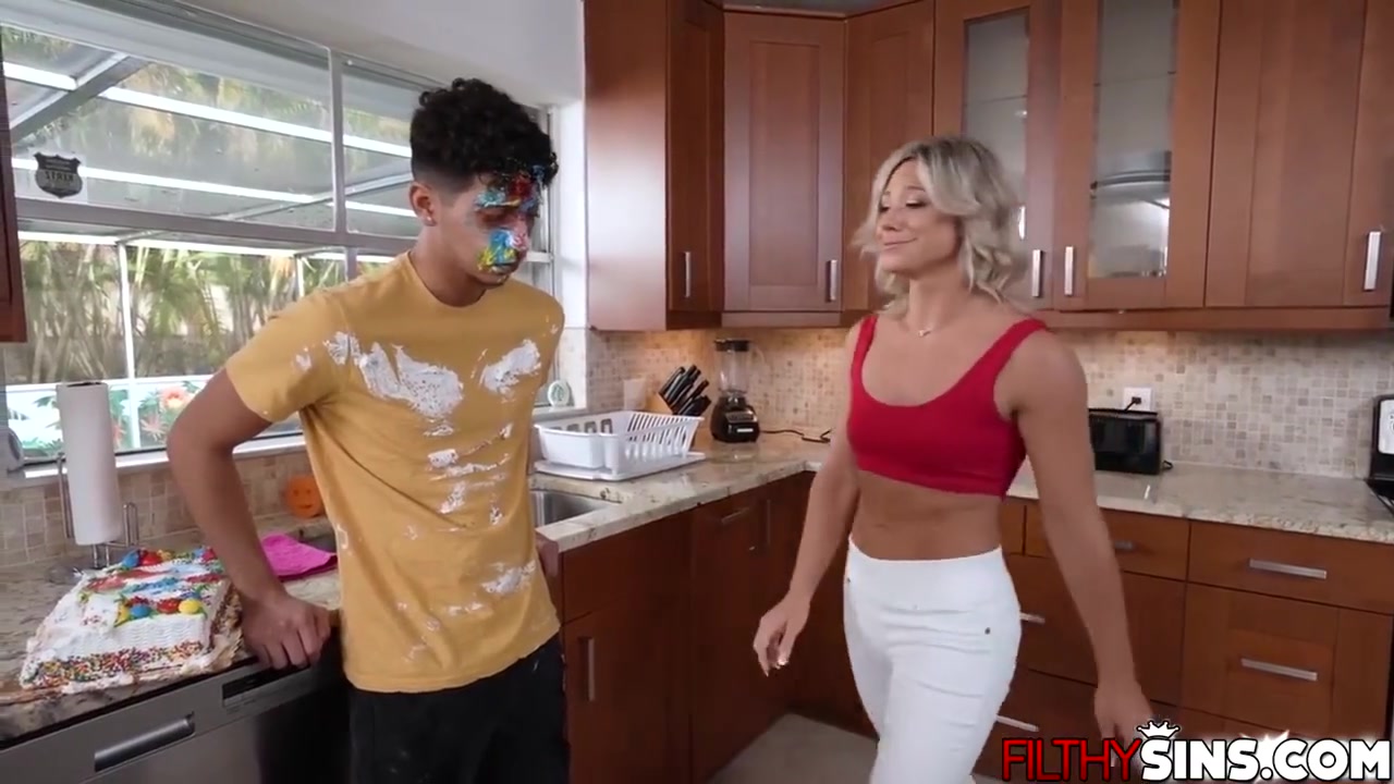 Stepmoms Birthday Gift For Her Stepson A Deep Blowjob