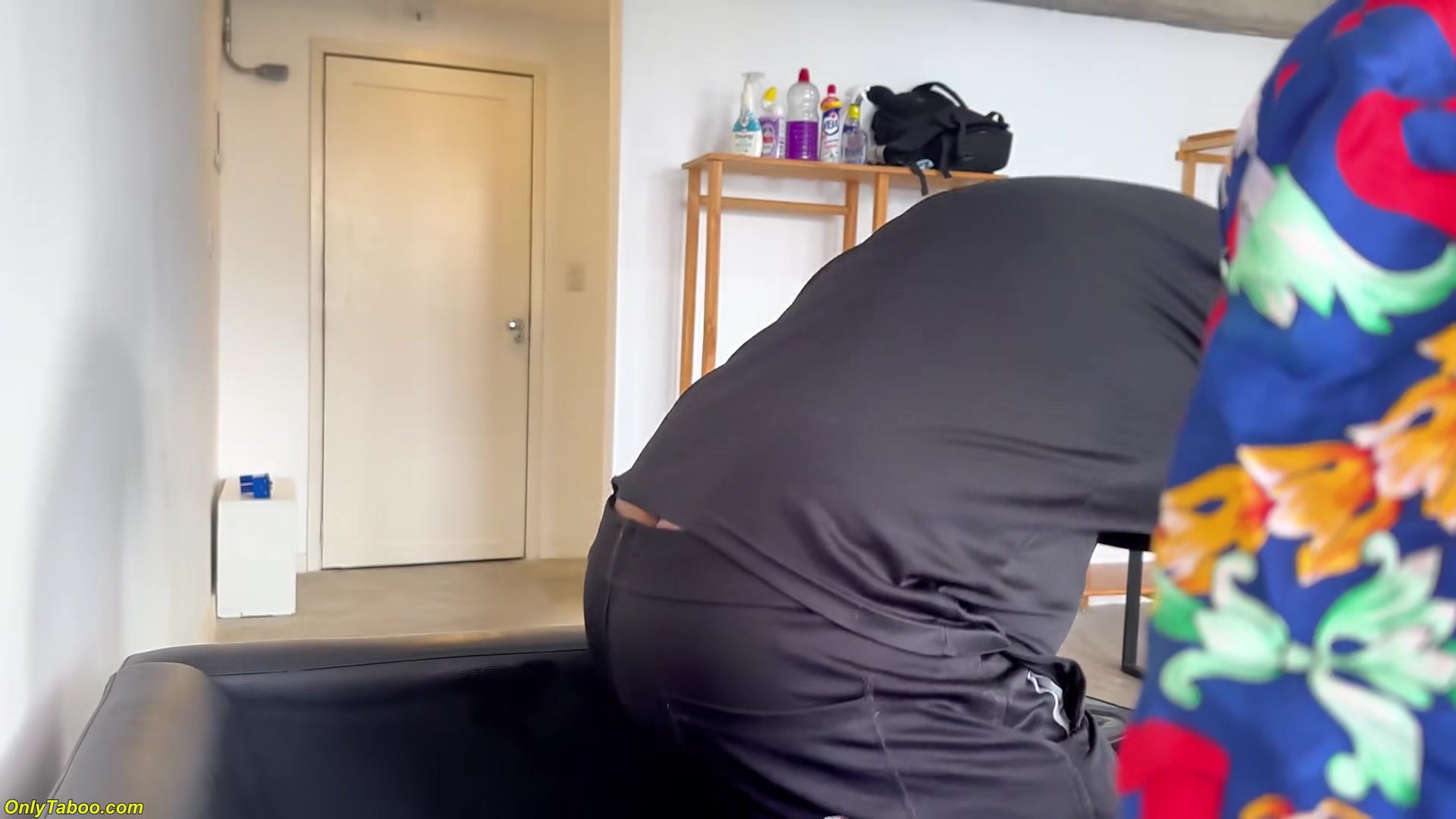 Fat Granny Has Anal With The Moving Helper