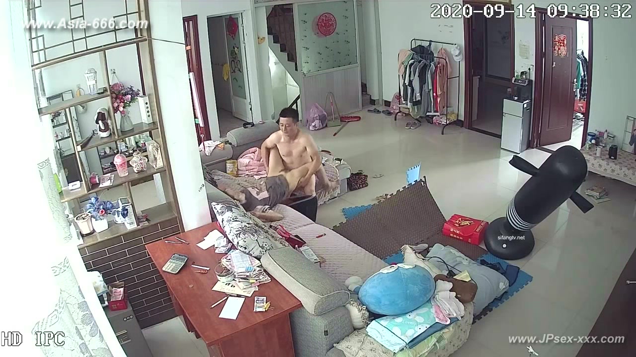 Hackers use the camera to remote monitoring of a lover's home life.***
