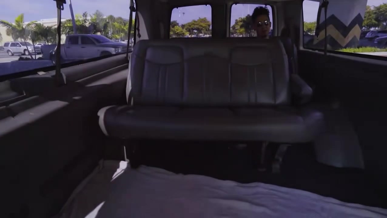 18 year old bangbus passenger