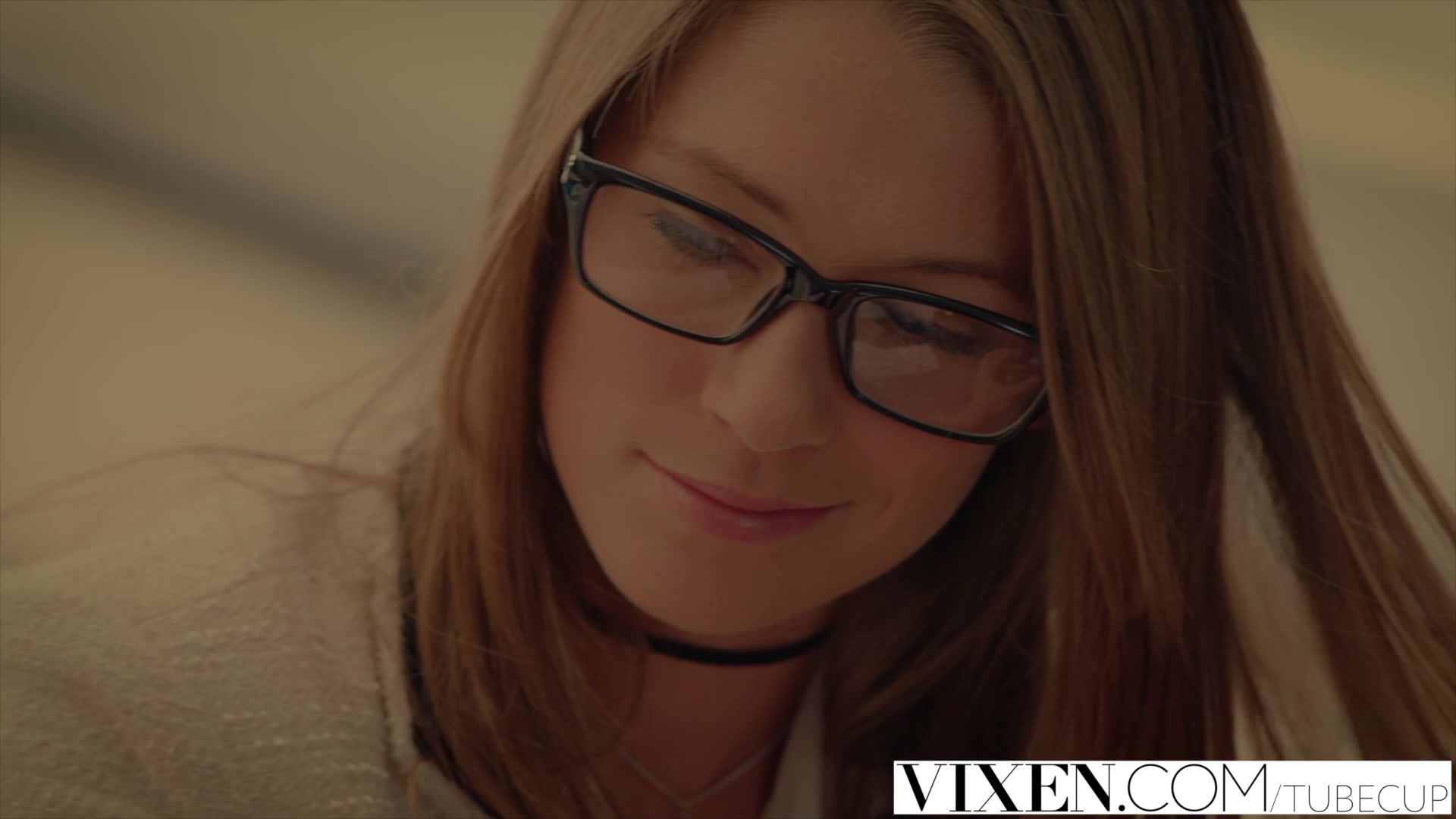 VIXEN Gorgeous Real Estate Agent Kirsten Lee Fucks her Client