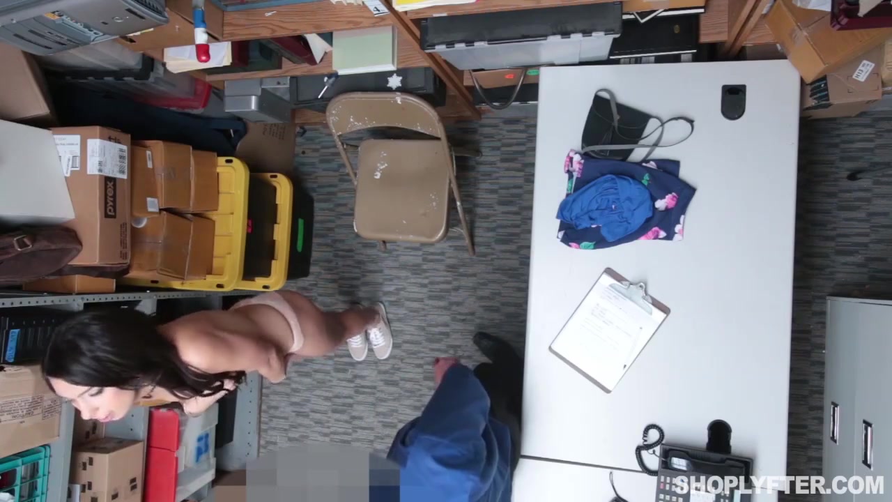 Bigtit Shop Chief Sucks And Fucks In The Back Room With Taylor May