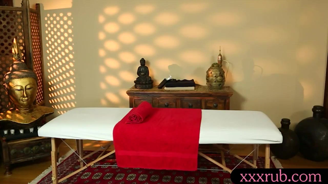 Cute Blonde Client Have Massage And Banged By Her Masse