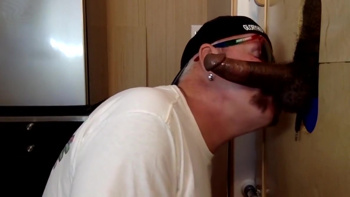 Gloryhole Gay Enjoys Sucking Hard Cock B4 Anal Fucking