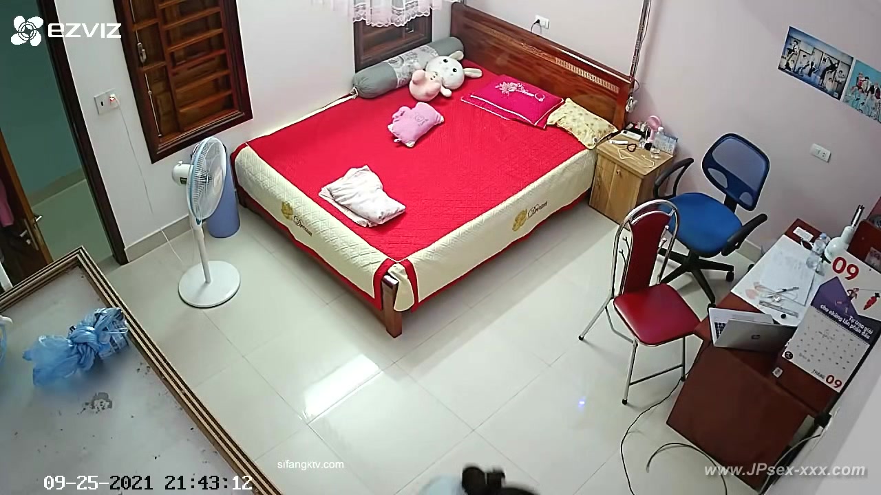 chinese girls dormitory.3