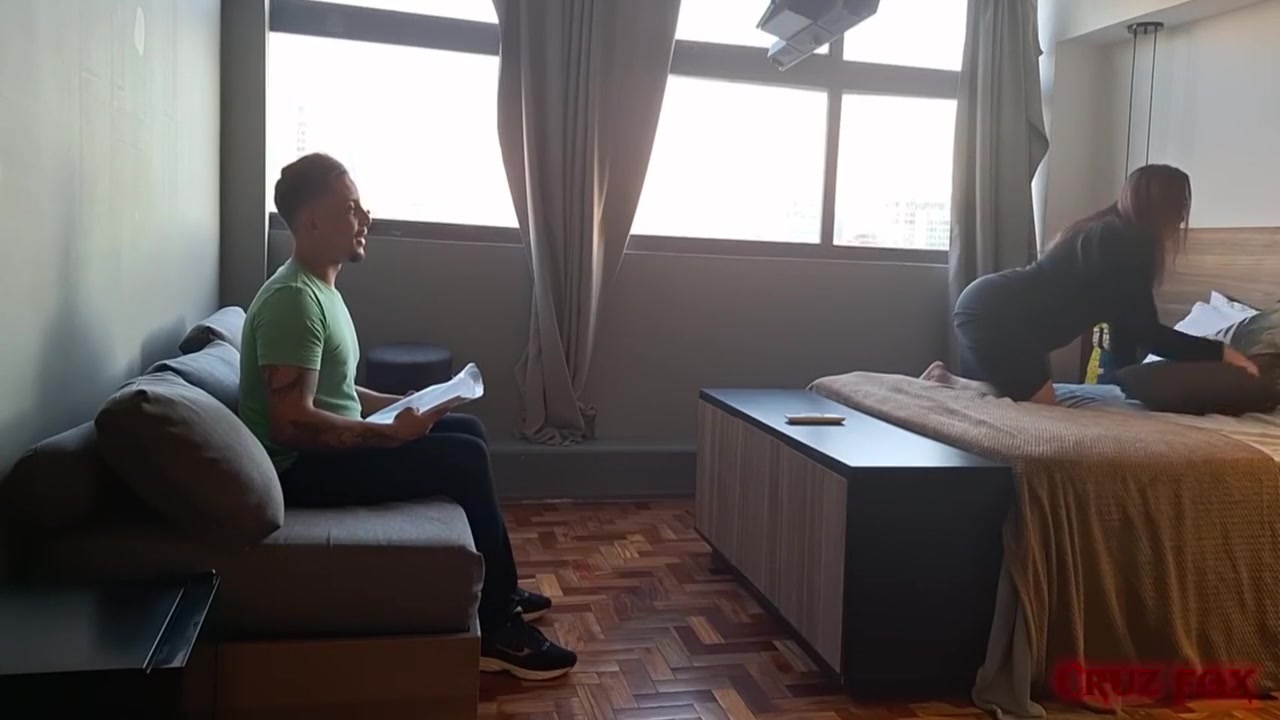 Sendo Bem Recebido Na Casa Da Minha Sogra - Alessandra Maia And Cruz Fox