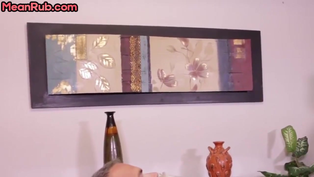 Mean Bdsm Masseuse Babe Gives Rough Hj To Her Client
