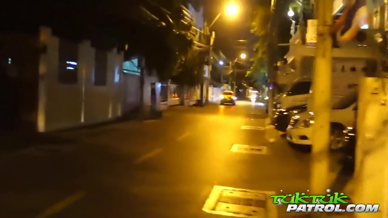 Tuk Tuk Patrol - Curvy Asian Manipulates Hips While Riding Foreign Dick 10 Min