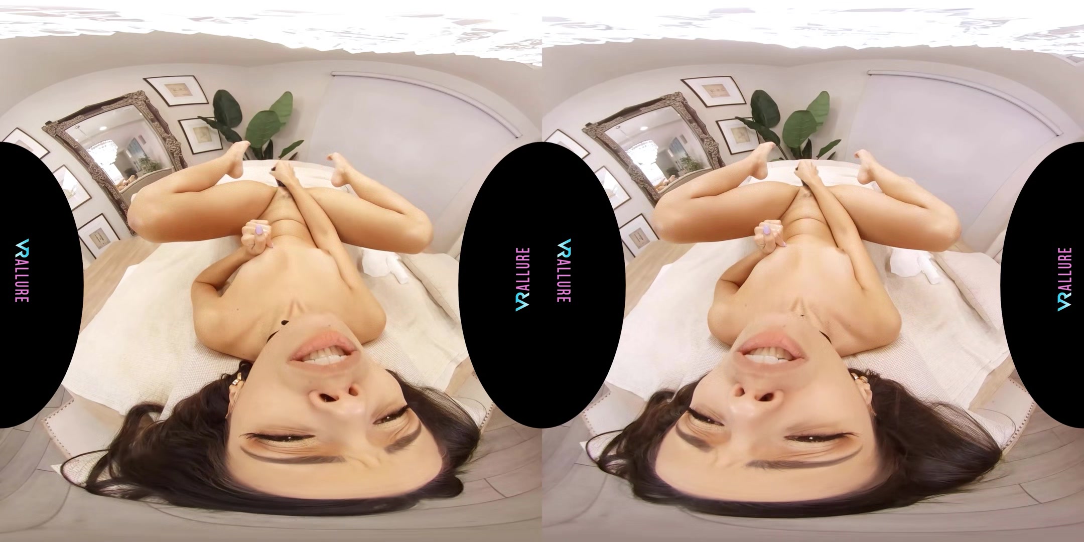 VRALLURE Andreina Deluxe Is Muy Caliente!