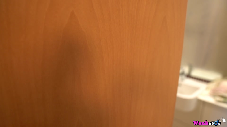 Dolly - Shower WANK - Sexy Videos - WankitNow