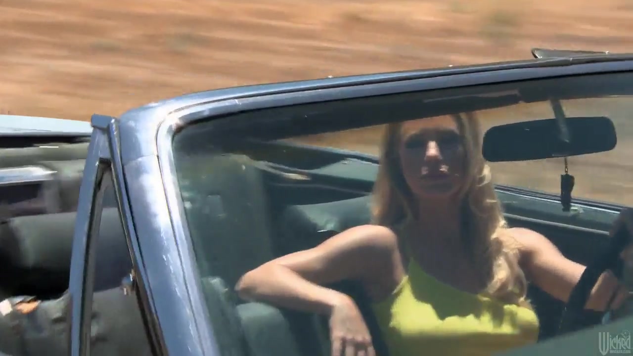 Hot Nicole Aniston's weaknesses is revealed