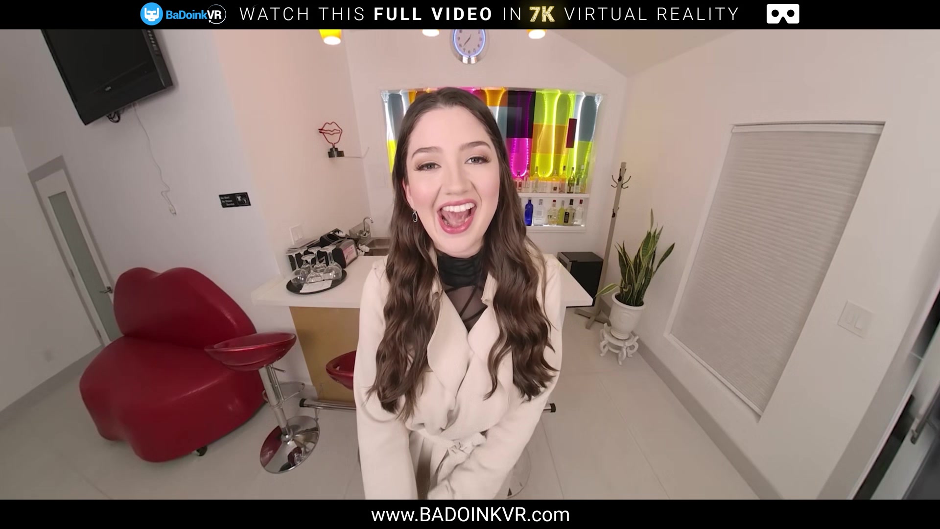 Curvy Waitress Alyx Star Provides Five Star Sex Service