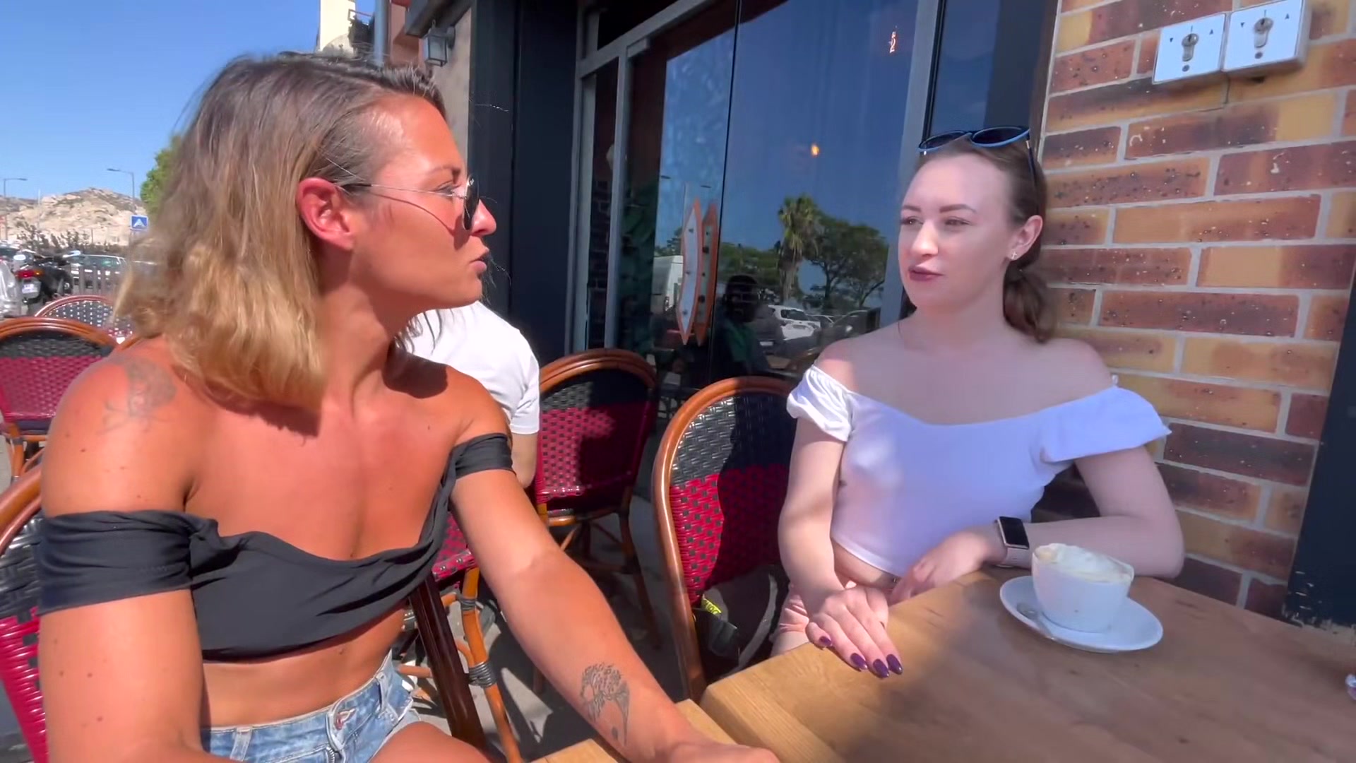 Emma, 30, loves France!