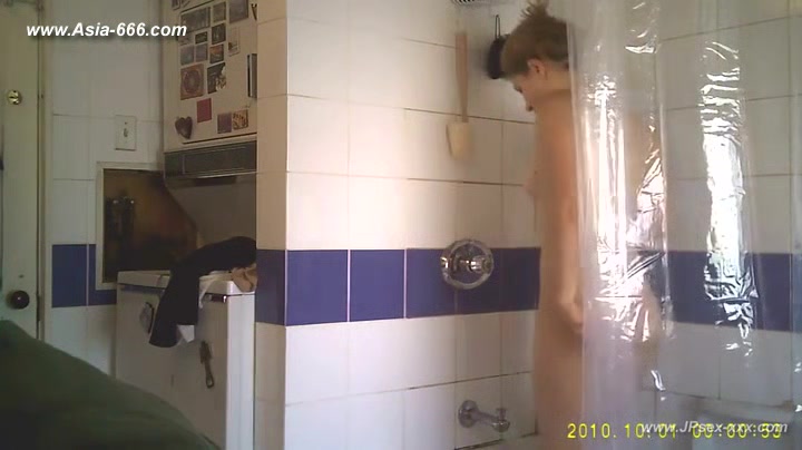 blonde girls shower.***