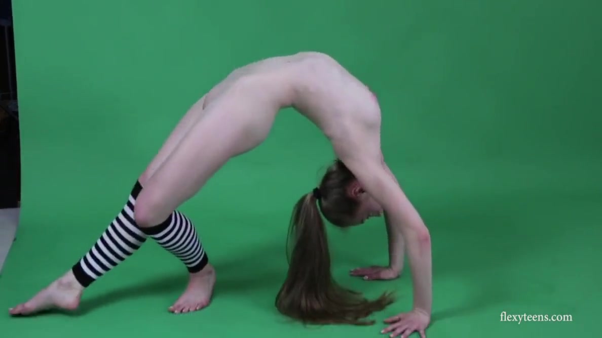 Young Brunette Gymnast Spreading Legs With Anna Mostik