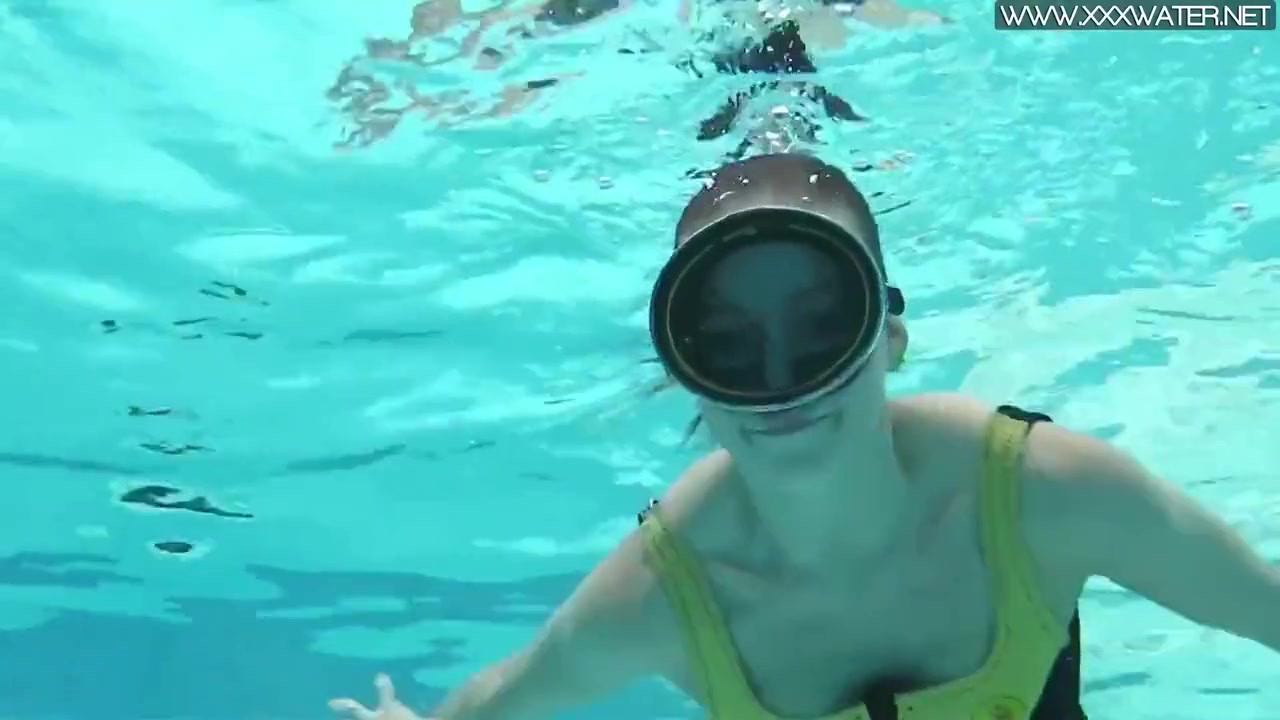 Fucks And Sucks Huge Cock Underwater With Minnie Manga