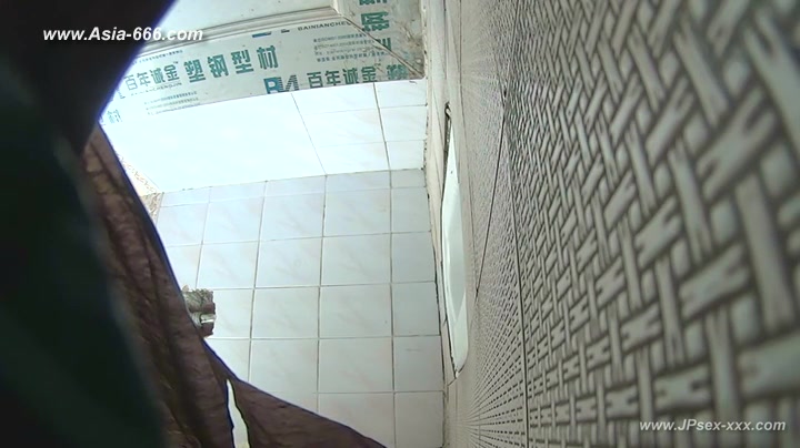 chinese girls go to toilet.48