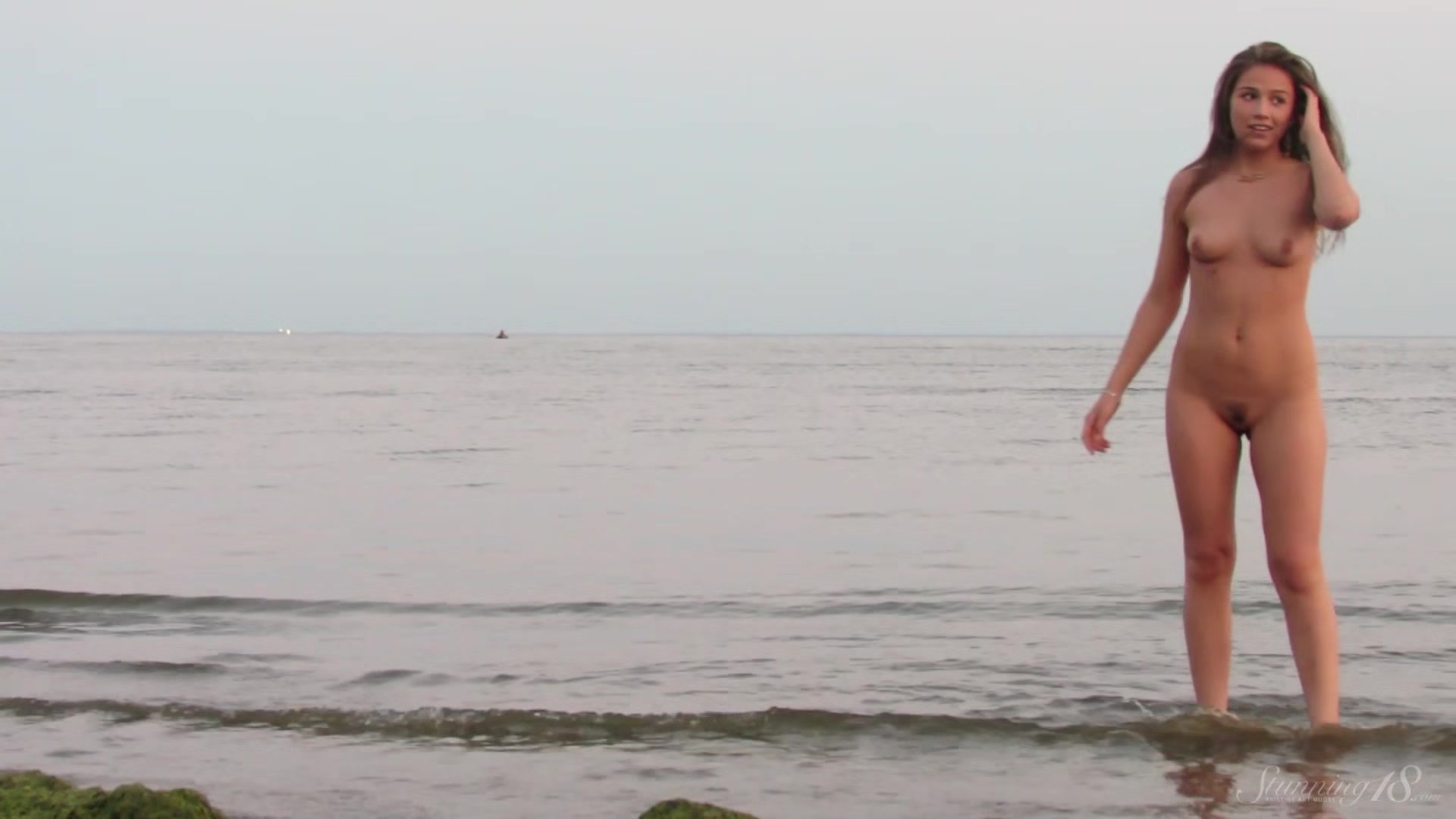 Foxy Salt Posing Nude At Sea For The Amateur Camera