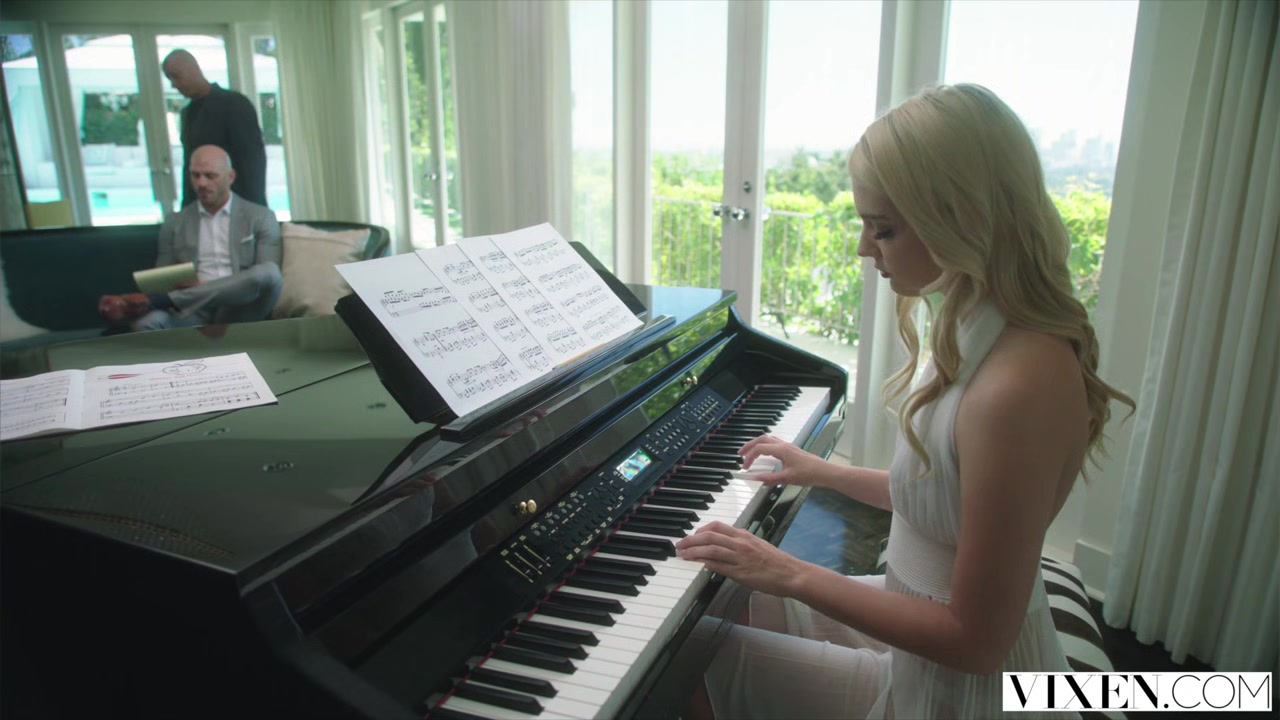 VIXEN Kenna James Has Unbelievable Passionate Sex