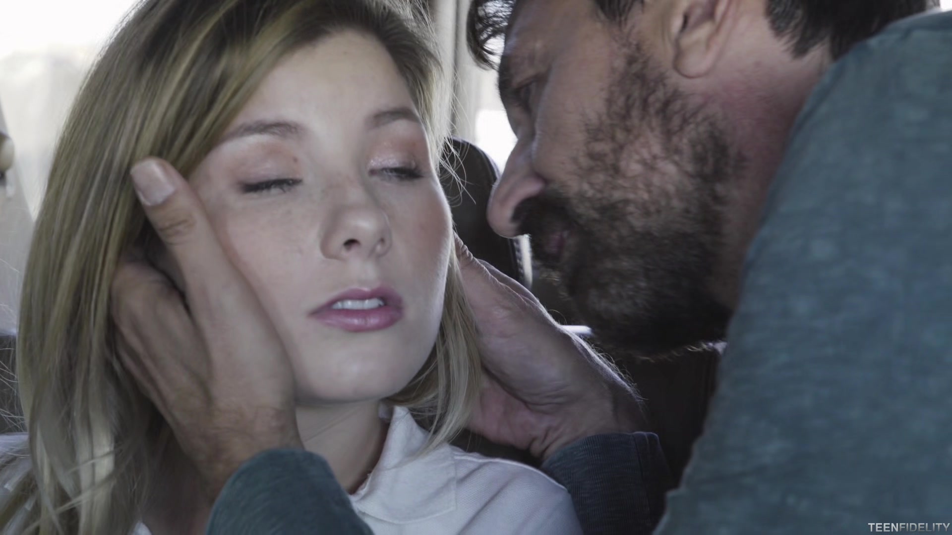 Get a Room - Starring: Vienna Rose - PornFidelity