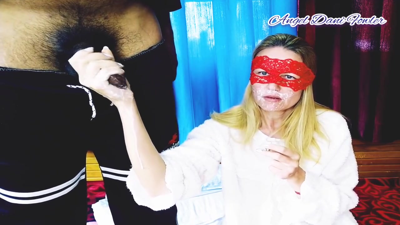 Super Hot Milf Beauty Treated With A Cigarette And Huge Sperm On Face
